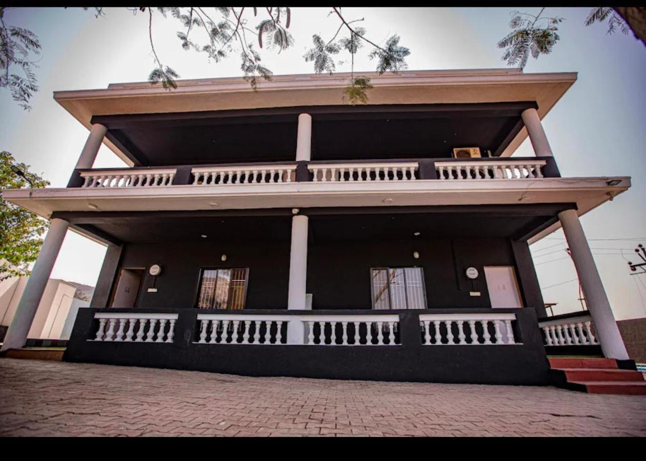 Empyrean Stay Ll 3Bhk Ll Black Horse Villa Ll Ac Ll Private Pool Ll Wifi II Lux Ll Lonavala Esterno foto